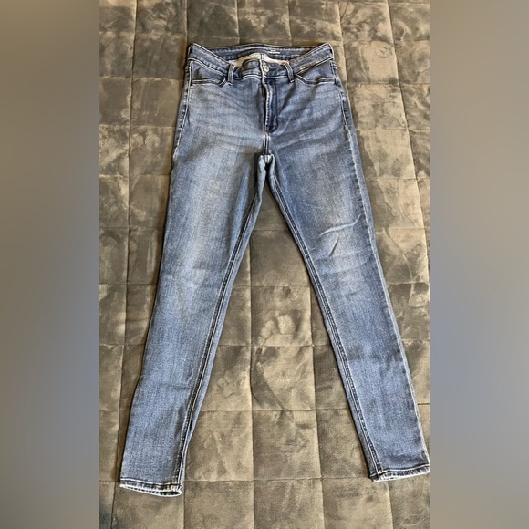 Old Navy High Rise Super Skinny Jeans - Picture 4 of 5